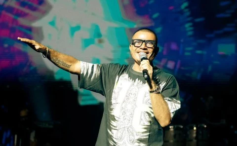 عمرو دياب يضيء مسرح عبادي الجوهر أرينا بجدة أمام 10,000 مشاهد بإطلاق ألبوم “ابتدينا”