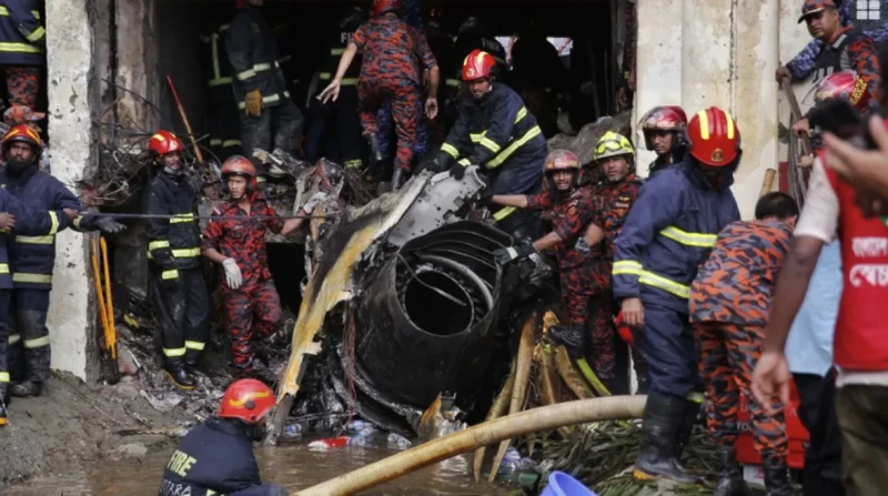 طائرة سقطت فوقها: ما حدث وراء الكواليس في آخر حصة لطلاب مدرسة بنغلاديش المتضررة