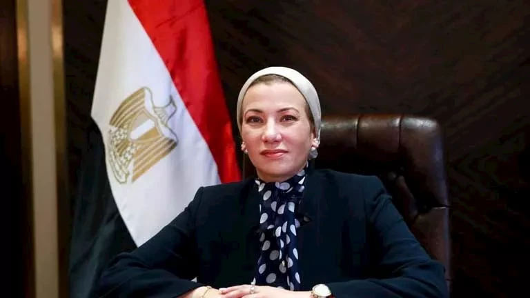 استقالة وزيرة البيئة وتكليف وزيرة التنمية المحلية بإدارة المهام.