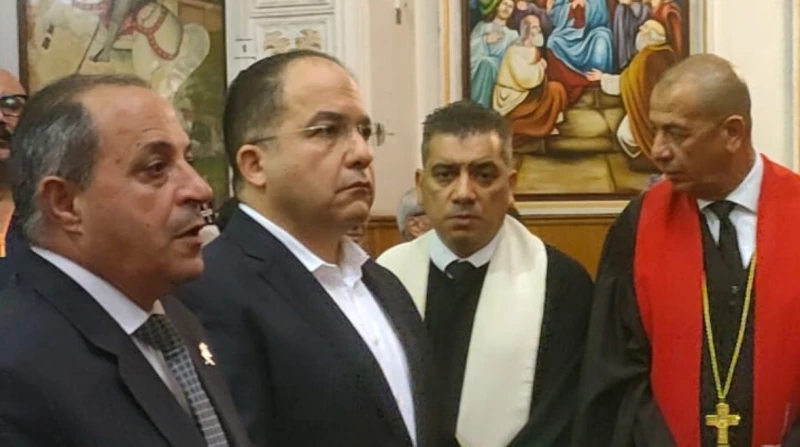 محافظ بورسعيد يقدم التعازي في وفاة القمص بطرس الجبلاوي