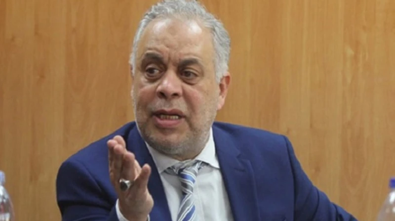 أشرف زكي: "لو عايز تجيب بلوجر في عمل ادفع غرامة مليون جنيه"