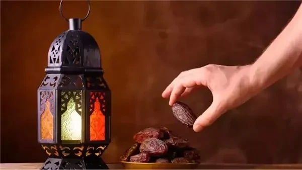 دار الإفتاء تجيب: هل يجوز صيام يوم عاشوراء منفردا؟ لاقت دار الإفتاء المصرية تساؤل وهو هل يجوز له صيام يوم عاشوراء منفردا؟، فارادت أن تتمكن من التحكم في اعتراض لكل هذا الكلام، ومنعا