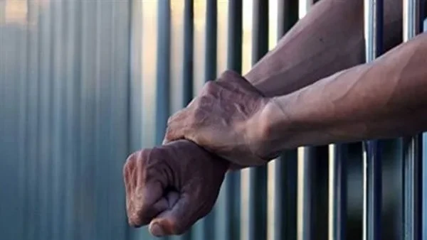 تحويل قاتل عامل المخبز في مدينة رشيد إلى السجن بسبب مضايقته لخطيبته