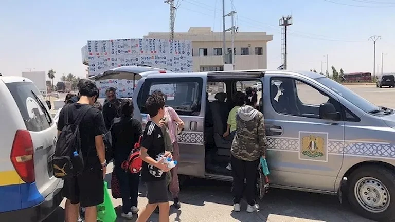 الحكومة السورية تقوم بإجلاء 1500 فرد من قبائل البدو في السويداء – صور