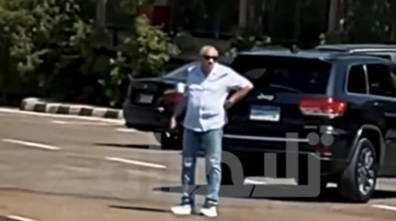 توافد الفنانين على جنازة سامح عبدالعزيز (صور)