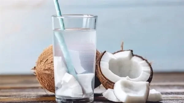 مشروب مضاد للتوتر والاضطرابات المزاجية.. هتحل كل حاجة بالجوز الهند تمثل المشروبات الصحية أهمية كبيرة في حياتنا، فيمكن لمشروب صحي أن يحسن مستويات الكورتيزول بالجسم، ويساعد على التقل