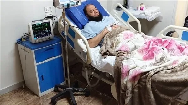 الداعية السلفي حازم شومان يتعرض لوعكة صحية تعرض الداعية السلفي الدكتور حازم شومان لوعكة صحية، مما تسبب في نقله إلى المستشفي. مرض الداعية السلفي وأوضحت الصفحة الرسمية للداعية على في