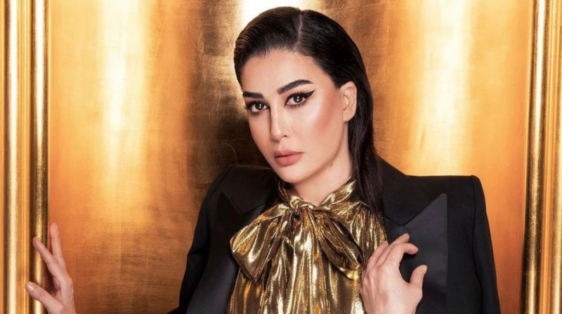 غادة عبدالرازق على كرسي متحرك في الساحل.. ما القصة؟