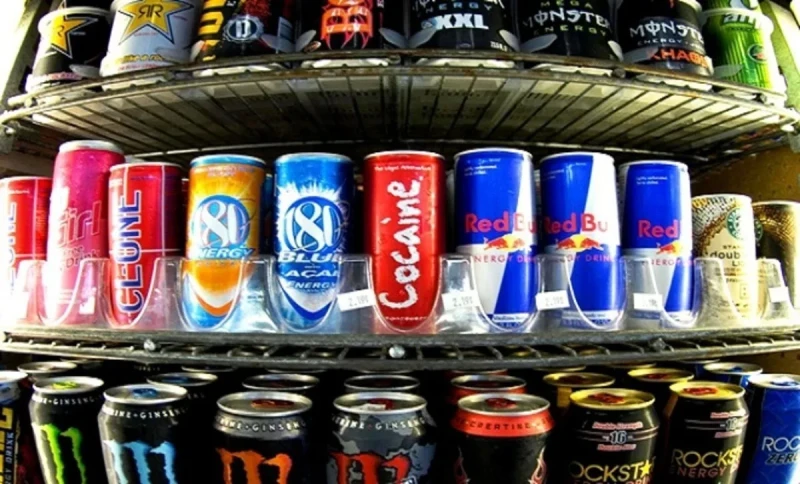 7 مضار لمشروبات الطاقة تشمل الإدمان والسكتة القلبية