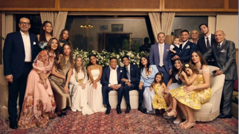 "كومبارس" استفز الكبار.. كواليس طمس اسم عادل إمام بـ"البويه"