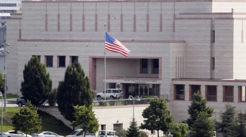 السفارة الأمريكية في سوريا تحث مواطنيها على مغادرة البلاد