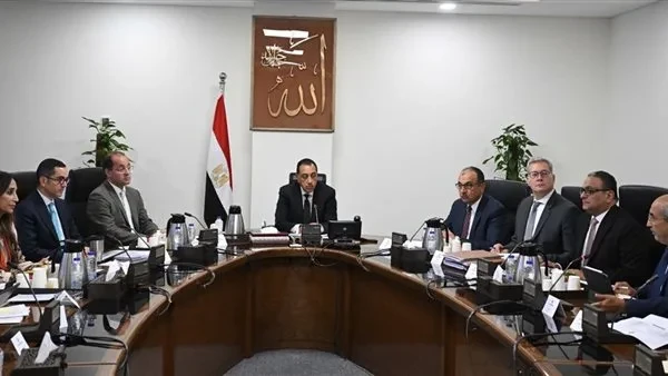 رئيس الوزراء يراقب تقدم تنفيذ برنامج الإصدارات الحكومية