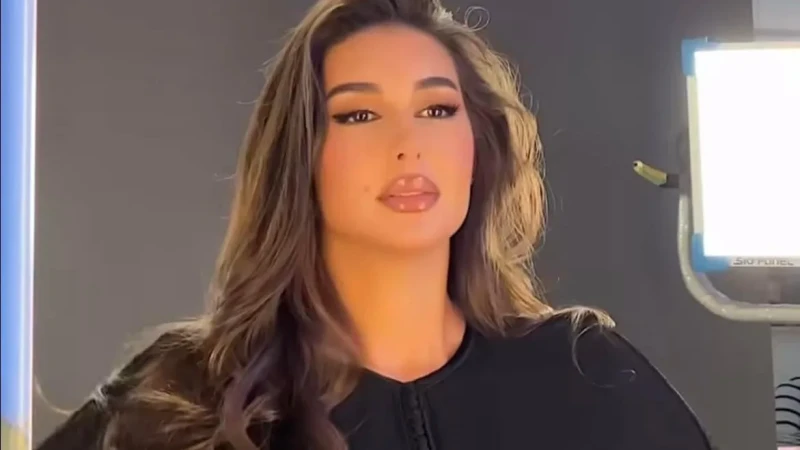 ياسمين صبري تثير الإعجاب بفستان أسود رائع