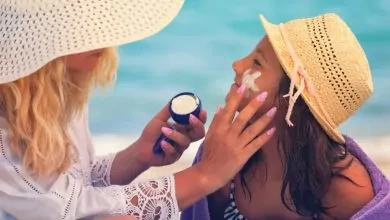 قبل نزول البحر.. 6 خطوات بسيطة تحمي شعرك وبشرتك من التدمير مع بداية موسم الصيف وارتفاع درجات الحرارة، يتجه الكثيرون إلى الشواطئ للاستمتاع بالعطلات، غير أن التعرض المباشر لأشعة الشم