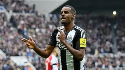 الهلال السعودي يسعى للتعاقد مع ألكسندر آيزاك من نيوكاسل يونايتد بعد رفض ليفربول.