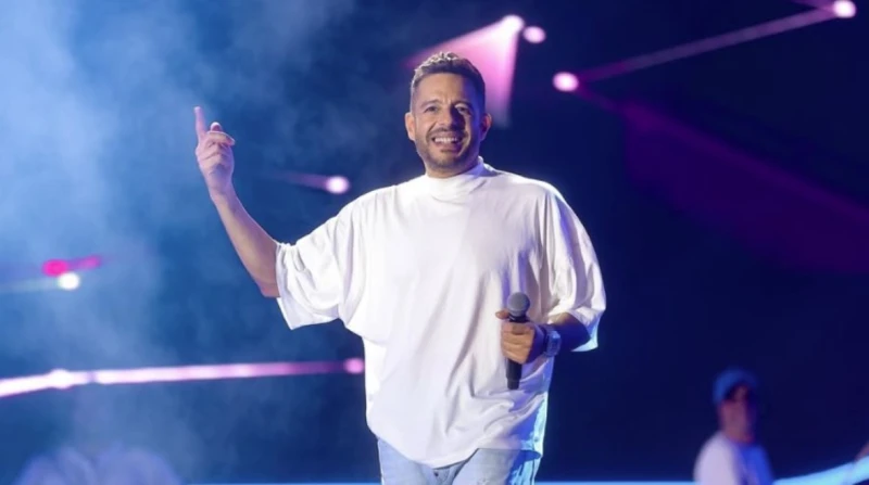 قصة مأساوية لـ حماقي تُعيده لترند "بيلبورد" بعد 8 سنوات