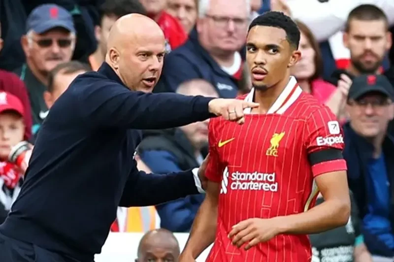 بوادر تعويض رحيل أرنولد تبدو واضحة