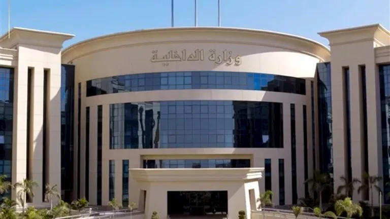 الداخلية توضح حقيقة ظهور ضابطي شرطة في فيديو مخل أثار الجدل