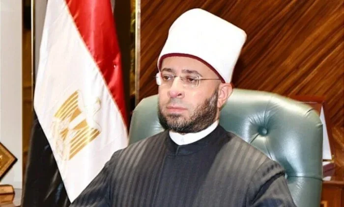 نؤيد إنشاء موسوعة علمية فقهية تتناول القضايا الفقهية المتعلقة برواد الفضاء.