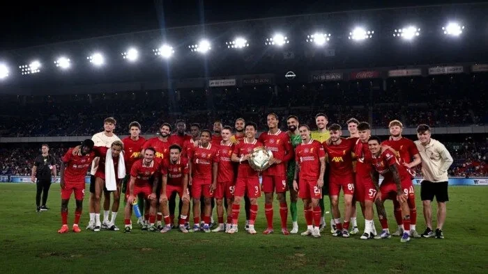 رسميًا.. ليفربول يعلن انتقال نجم الفريق إلى الدوري الفرنسي