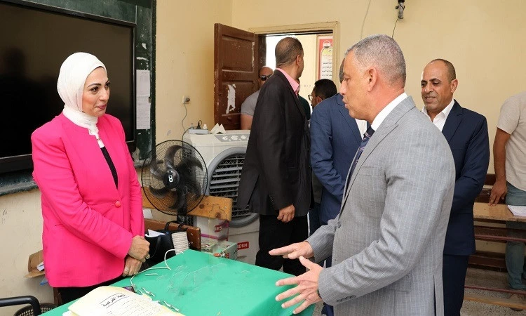 محافظ الإسماعيلية يراقب سير انتخابات مجلس الشيوخ في يومها الثاني