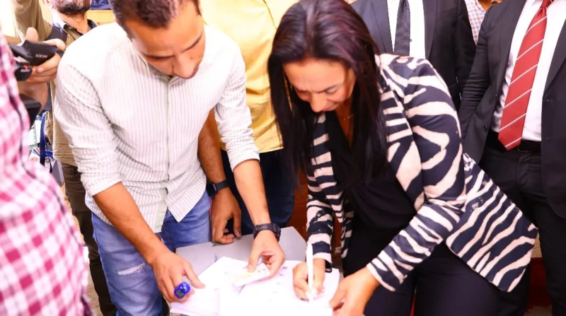 وزيرة التضامن تشارك في انتخابات الشيوخ وتلبي نداء إنساني.