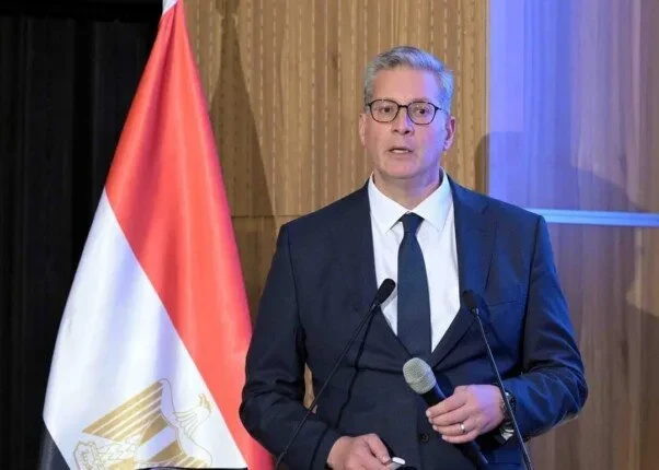 وزير البترول يتابع انطلاق اختبارات تشغيل سفينة التغييز في ميناء العقبة