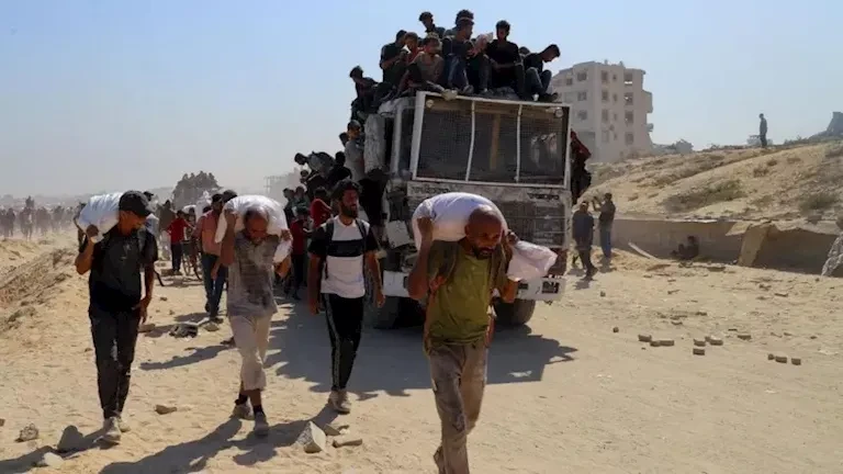 وفاة أكثر من 50 فلسطينيًا، بينهم 40 من صفوف المنتظرين للمساعدة