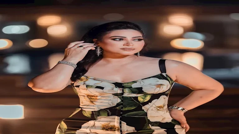 بوسي تتألق بإطلالة صيفية رائعة مع حقيبة "هيرمس".. وسعرها مذهل وغير متوقع