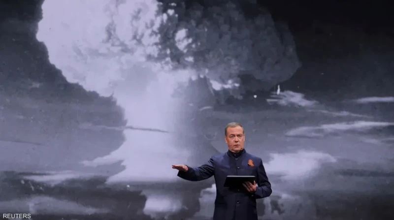 مدفيديف يحذر الناتو: استعدوا لخطوات جديدة