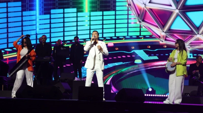 إيهاب توفيق في أقوى حفلات موسم جدة بحضور جماهيري كامل العدد (صور)