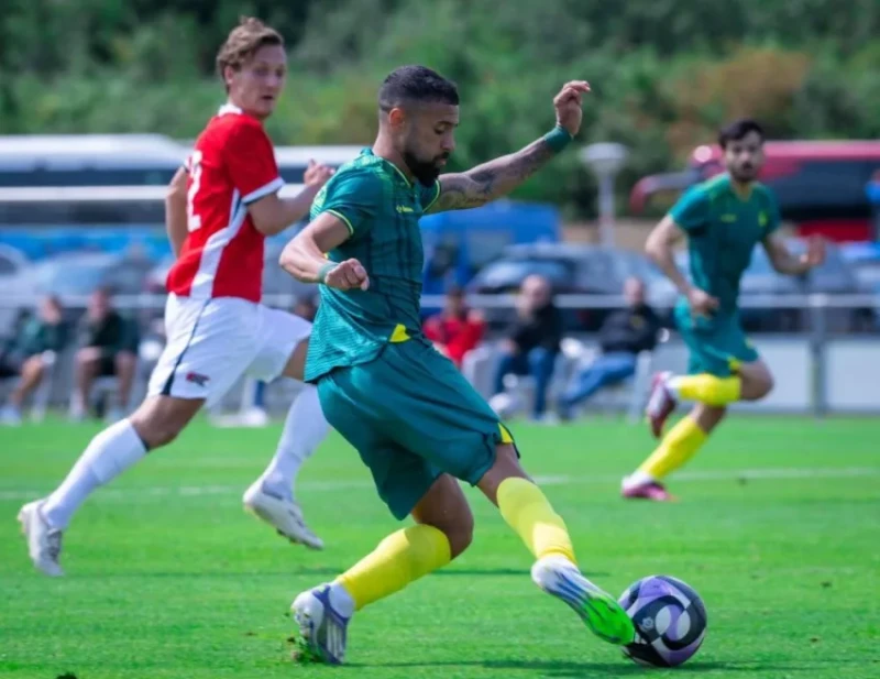 خليج قديم يتفوق على ألكمار في معسكر هولندا بثلاثية.