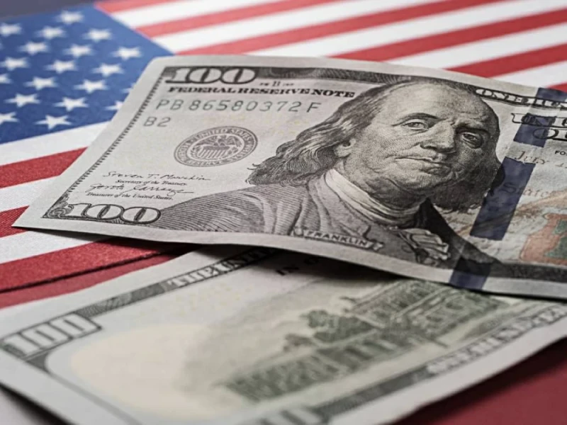 الدولار يتكبد المزيد من الخسائر وسط قلق حول الاقتصاد الأمريكي وتعيينات الاحتياطي الفيدرالي.