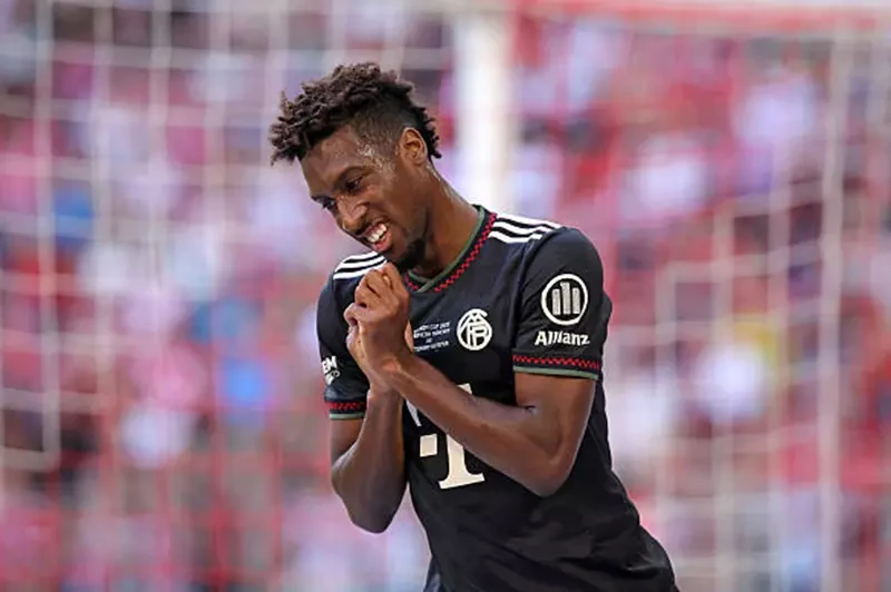 بايرن ميونيخ يبرم صفقة مع النصر لانتقال كومان