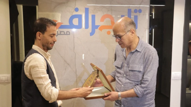 أول مرشح.. شاعر يكشف مؤامرة عمرها 34 سنة لاستبعاد أحمد زكي من “الهروب”