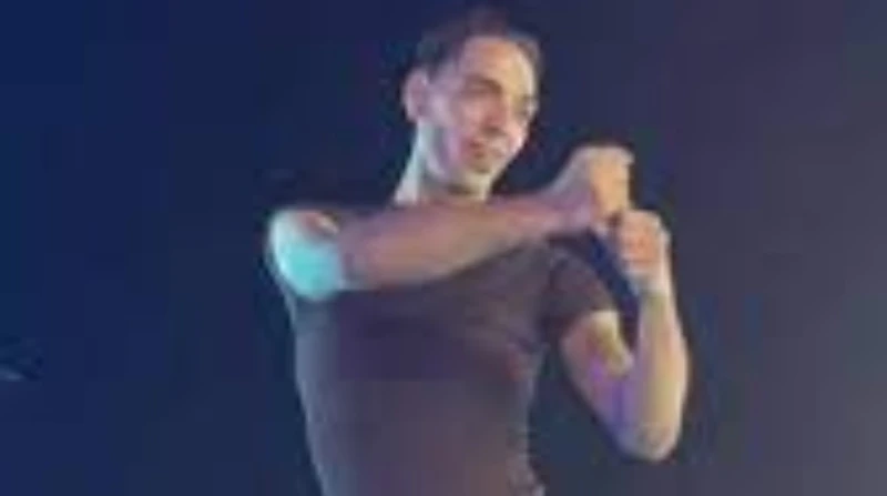 مقاطع خادشة للحياء.. قرار جديد من جهات التحقيق بشأن "طارق ميشو"