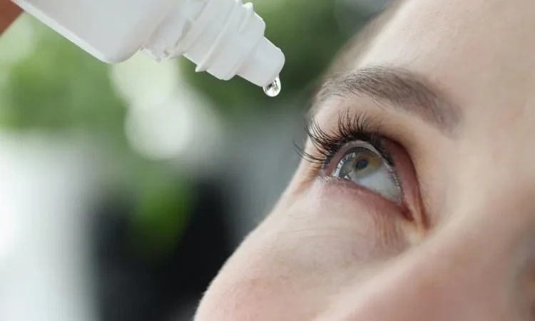 قطرات عينية يومية قد تخلصك من الحاجة لنظارات القراءة