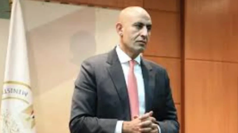 “الغلابة على إنستغرام”.. وزير التعليم يوجه انتقادات للثانوية العامة ويمتدح البكالوريا