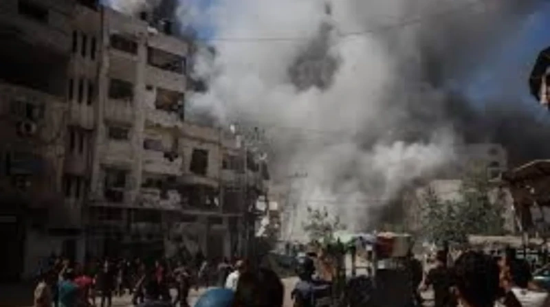 بعد هجمات مكثفة على غزة وتهجير 70 ألف شخص.. الأمم المتحدة تصدر تحذيراً عاجلاً