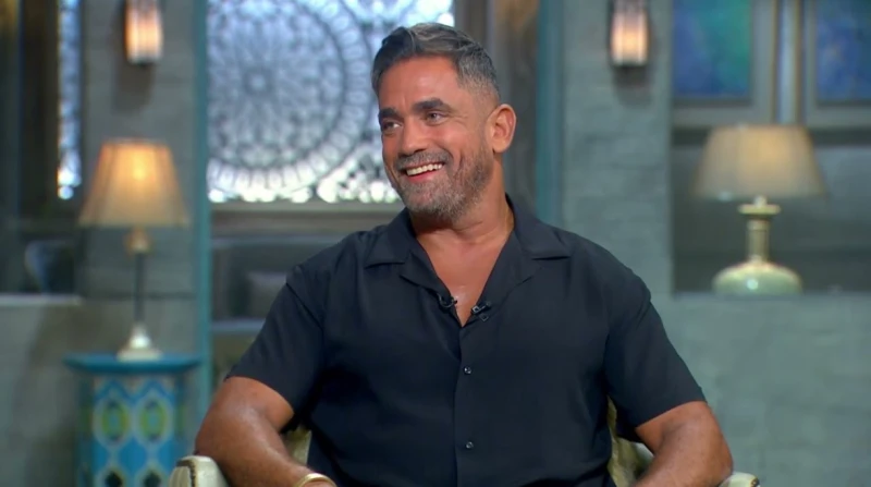 مواقف وطرائف أمير كرارة.. مجهول في إسبانيا و"متشرد" بلندن (فيديو)