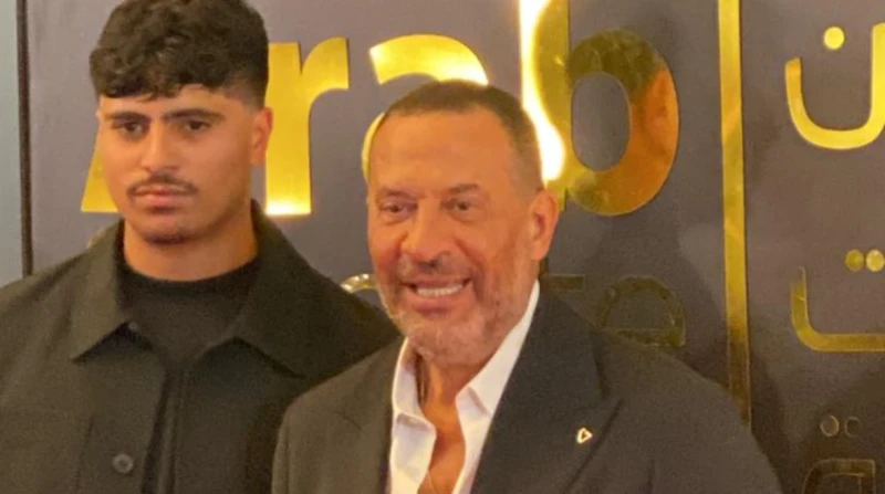 إطلالات جذابة لكارولين عزمي ودينا فؤاد في مهرجان الفضائيات العربية