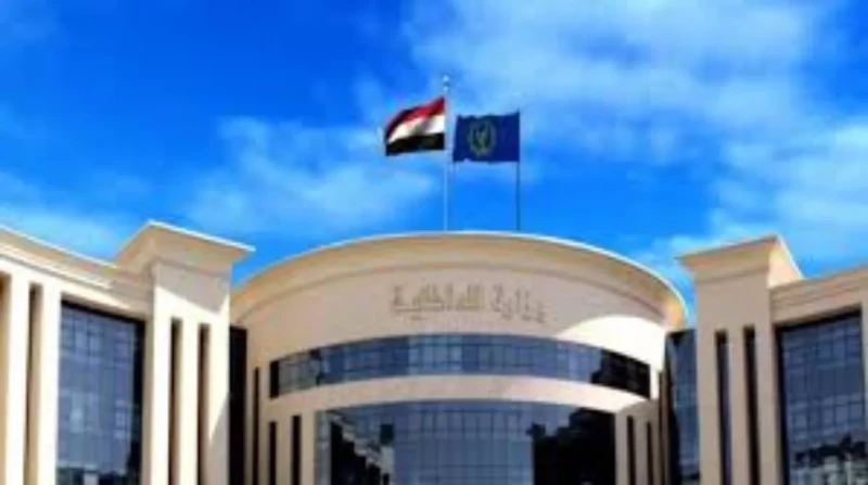 الداخلية توضح حقيقة تجاوز عنصر شرطة في القاهرة