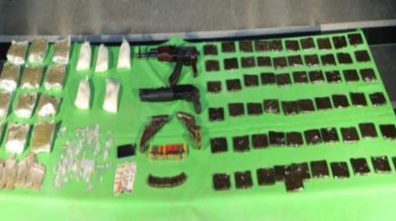 حملات أمنية تسفر عن ضبط أسلحة ومخدرات بـ64 مليون جنيه