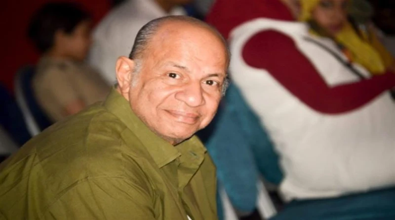 وعكة صحية مفاجئة.. منير مكرم يكشف تفاصيل حالة عيد أبو الحمد (خاص)