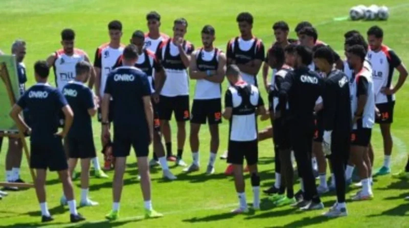 الزمالك يواصل تحضيراته لمواجهة الإسماعيلي بتدريبات مكثفة بدنية وفنية.