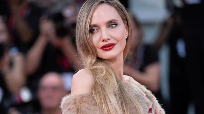 أنجلينا جولي تستعد لإنشاء مأوى للأيتام في غزة