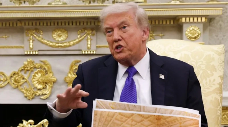 "صحفي درجة ثالثة"، ترامب يوبخ مراسلًا بسبب قاعة رقص البيت الأبيض