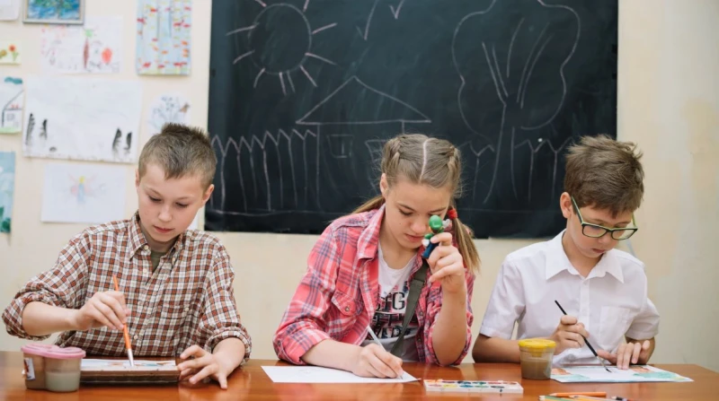 اتركيه يلعب بحرية، 3 طرق مبتكرة لتنمية مهارات طفلك؟