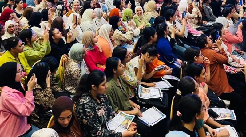 إكسسوارات بيزنس التعليم.. ملازم "تقطم" الظهر وكتاب مدرسي خارج الزمن