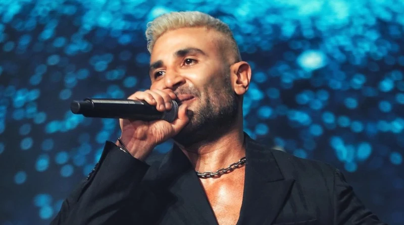 أحمد سعد يثير فضول جمهوره بجرس “The Voice”